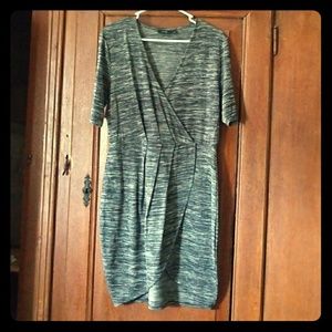 LC - LIKE NEW - EUC Heathered Apt9 Faux Wrap Dress